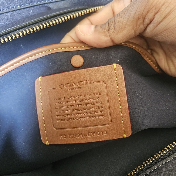🧳 Coach Empire Carryall 40 in Dark Navy - Picture 9 of 11